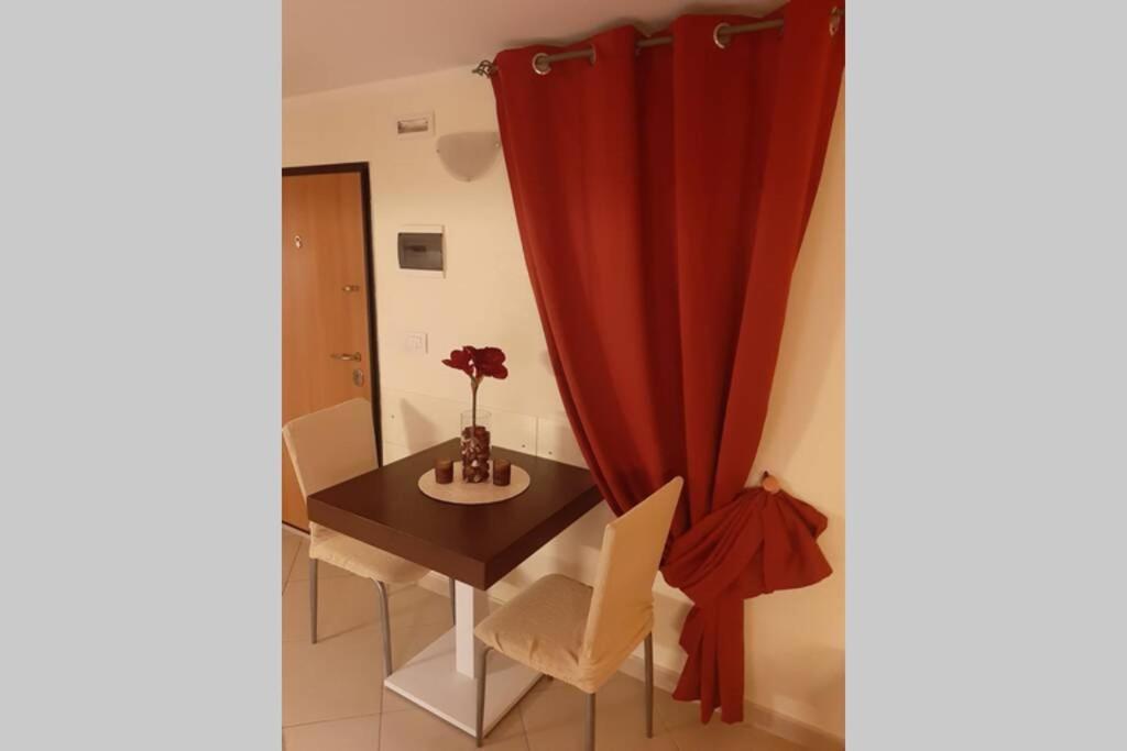 Olimpia House - Central Station Suite Bari Esterno foto