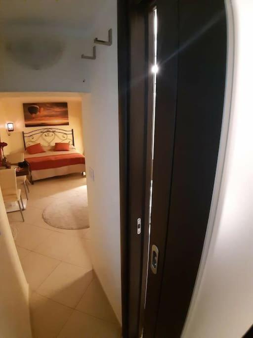 Olimpia House - Central Station Suite Bari Esterno foto