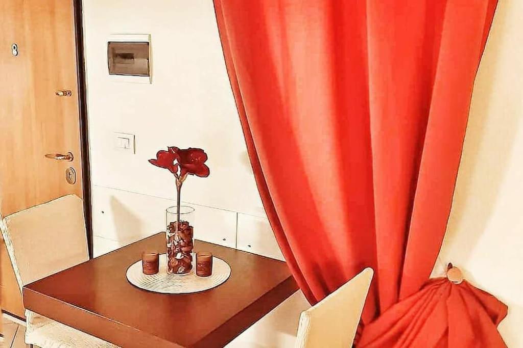 Olimpia House - Central Station Suite Bari Esterno foto